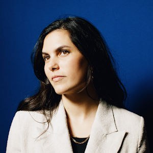 portrait : Iris Brey